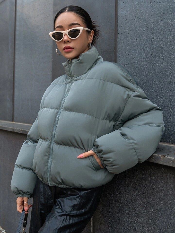Winter Jacket (Category: Other Tops) located in Kuala Lumpur. Submitted by f.closet (Listing ID 1282126544, Image 2). Description: • Never use • Original price: RM135.00 • Letgo: RM100.00.