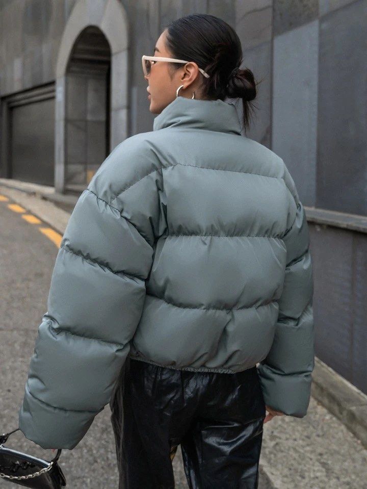 Winter Jacket (Category: Other Tops) located in Kuala Lumpur. Submitted by f.closet (Listing ID 1282126544, Image 3). Description: • Never use • Original price: RM135.00 • Letgo: RM100.00.