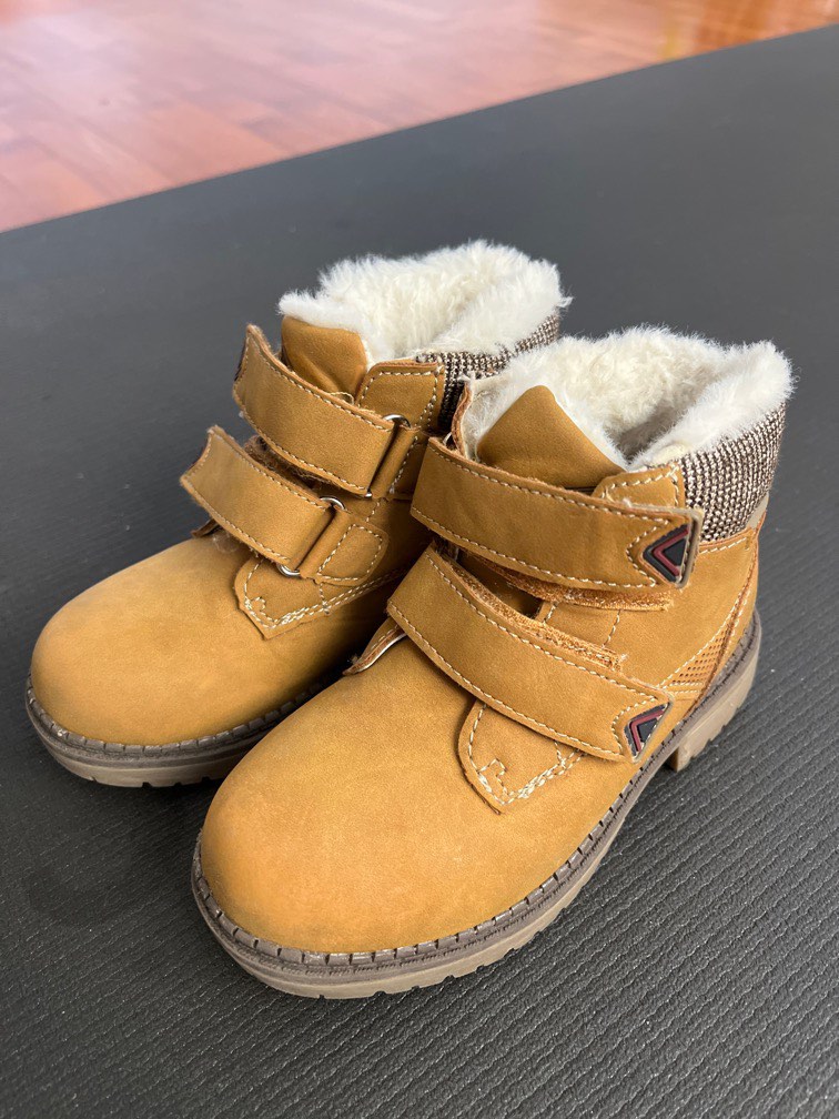 Child boots top