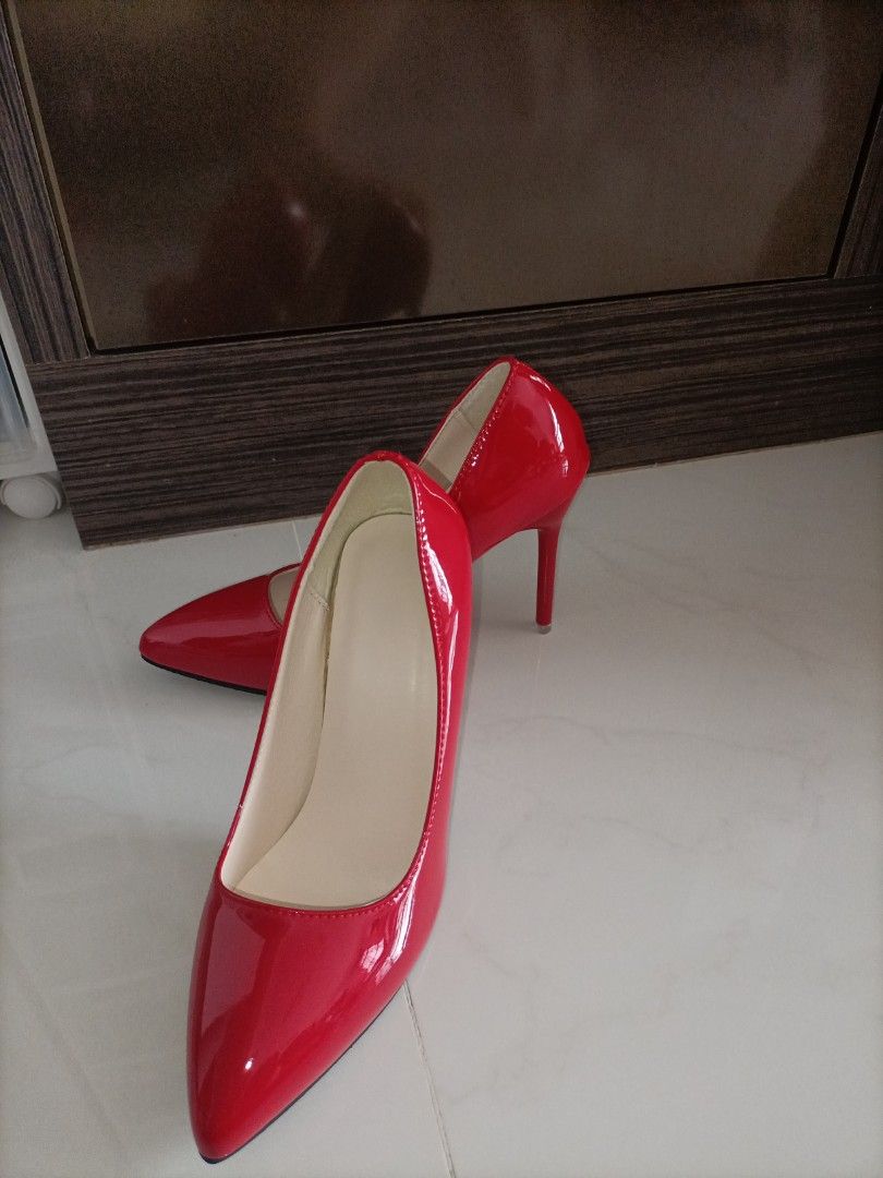 Red pumps hotsell 4 inch heel