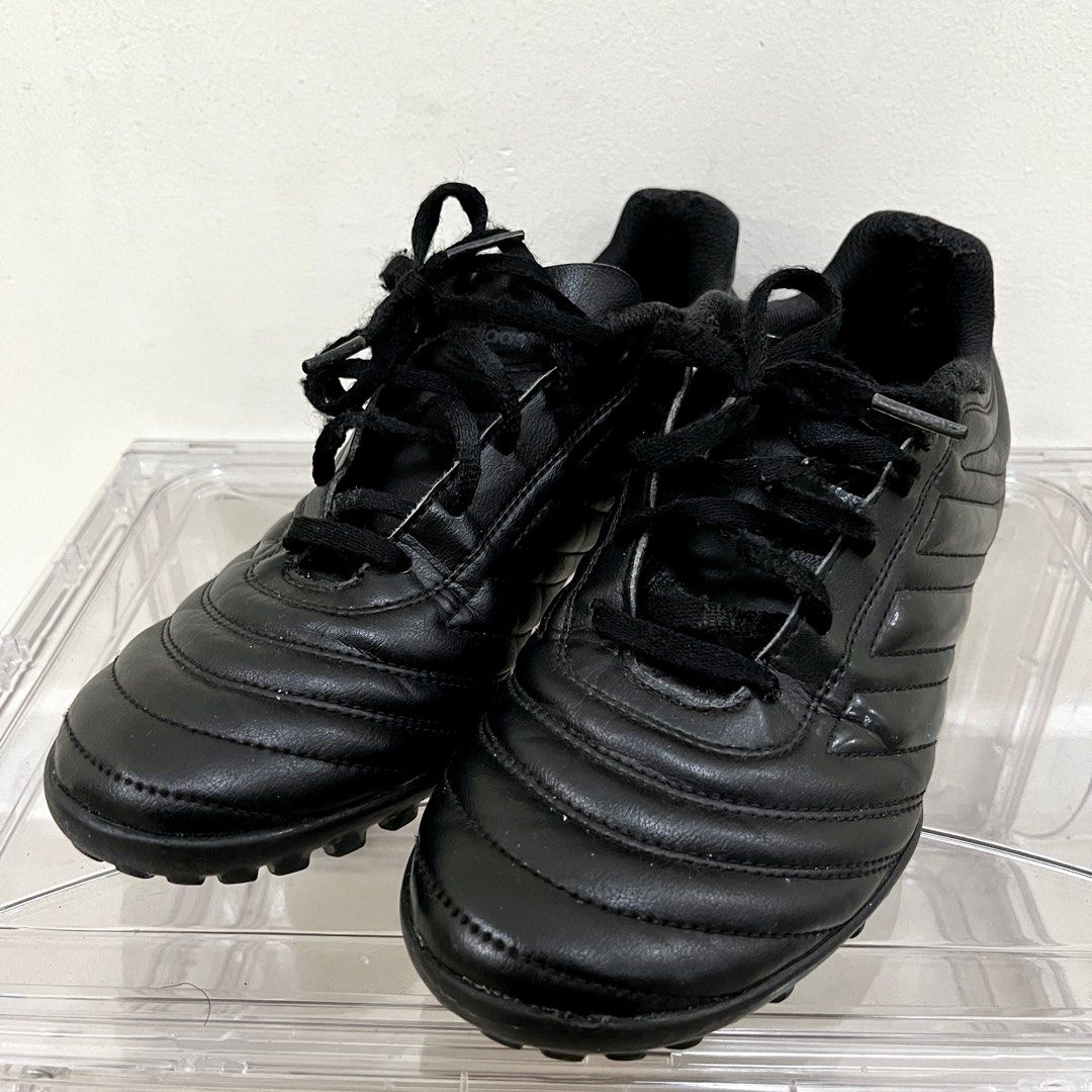 Leather futsal shoes top
