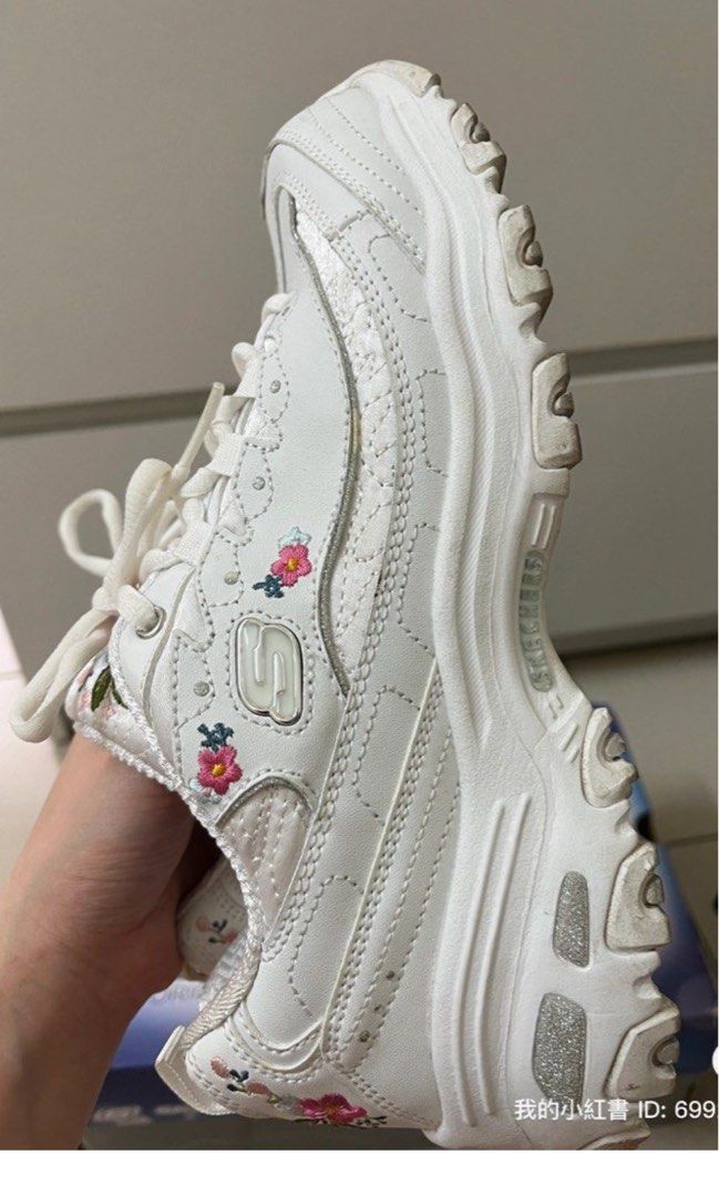 Skechers women's best sale bright blossoms sneaker