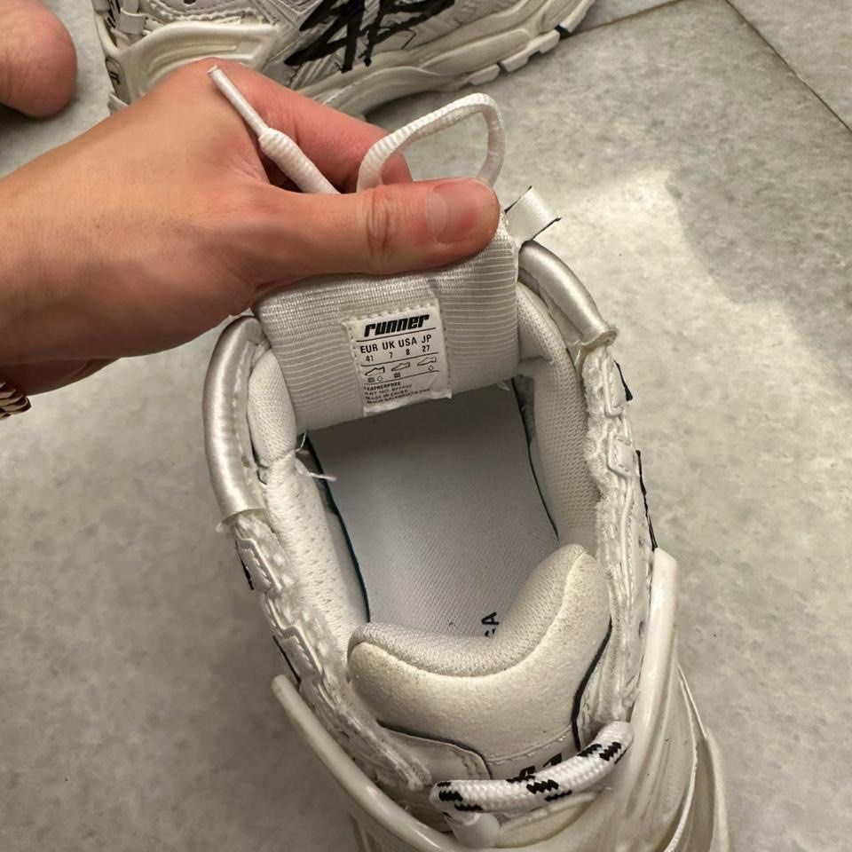 Inside of hotsell balenciaga runners