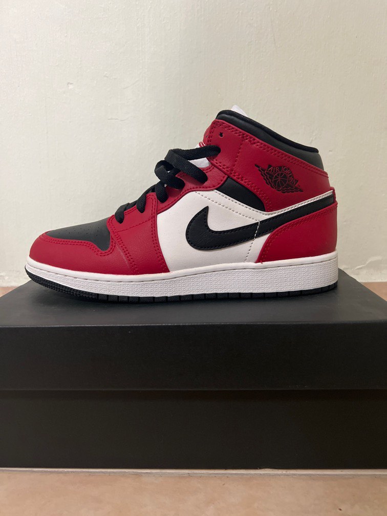 Red retro cheap jordan 1