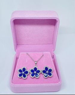 Blue flowers jewelry set with jewelry box