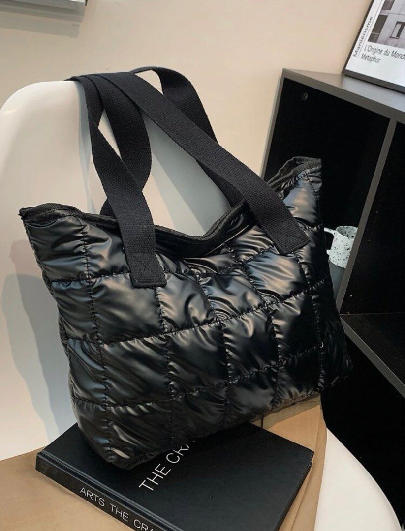 Quilted shopper store