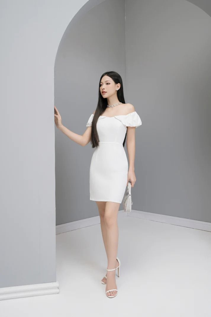 BNWT Classic Candicelia Off Shoulder Dress in White Women s