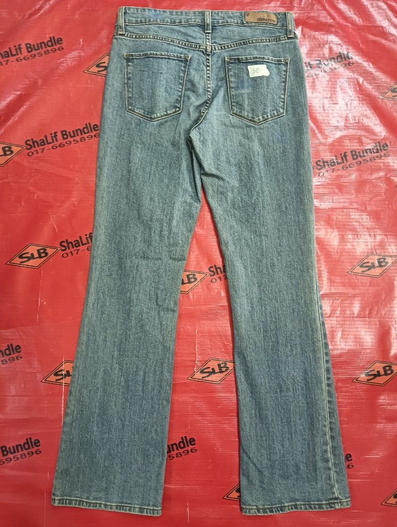 BootCut jeans DENIZEN LEVIS SIZE 30 Women s Fashion Bottoms