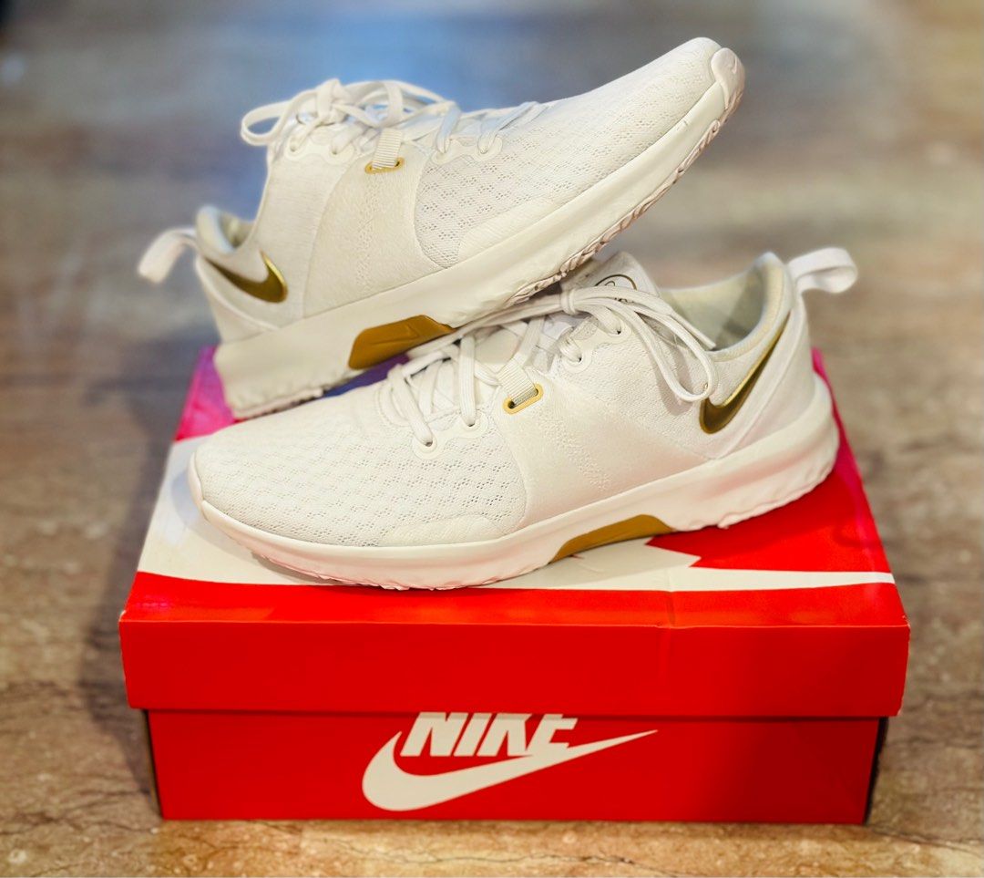 Brand new Nike white school shoe Women s Fashion Footwear