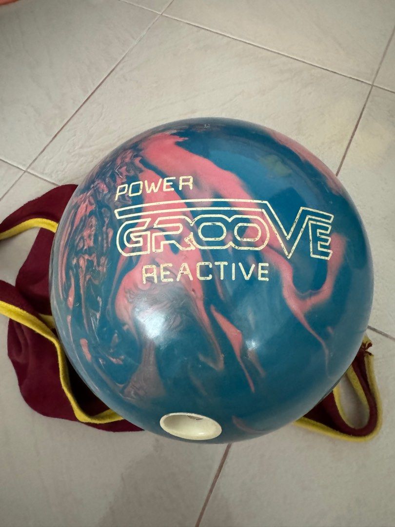 Brunswick Power Groove Bowling Ball, Sports Equipment, Sports & Games