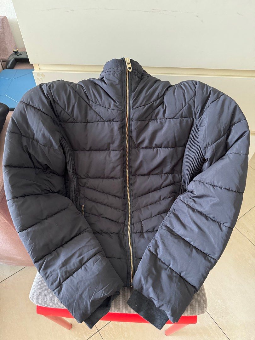 Bubble Jacket (Category: Coats, Jackets and Outerwear) located in Singapore. Submitted by BC_HAN (Listing ID 1282274851, Image 1). Description: - Zara Jacket - Used once.