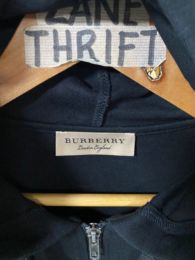 BURBERRY HOODIE (Category: Hoodies) located in Bulacan. Submitted by ZanePatrick (Listing ID 1282302491, Image 2). Description: Excellent Condition .