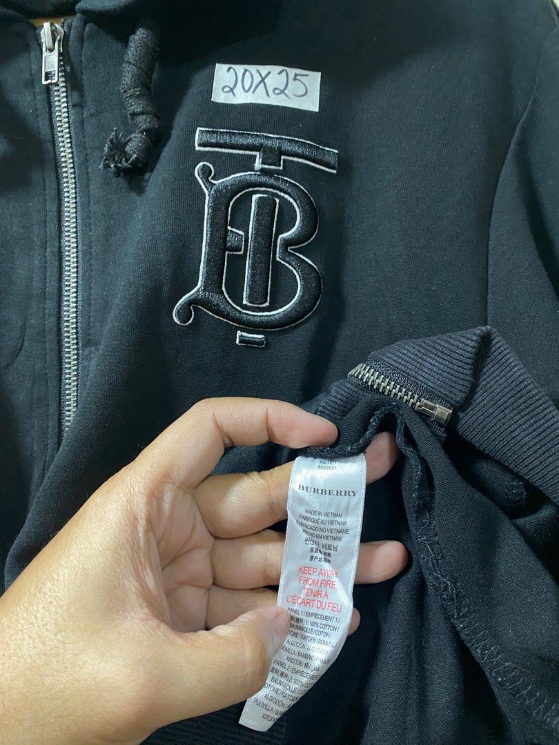 BURBERRY HOODIE (Category: Hoodies) located in Bulacan. Submitted by ZanePatrick (Listing ID 1282302491, Image 3). Description: Excellent Condition .