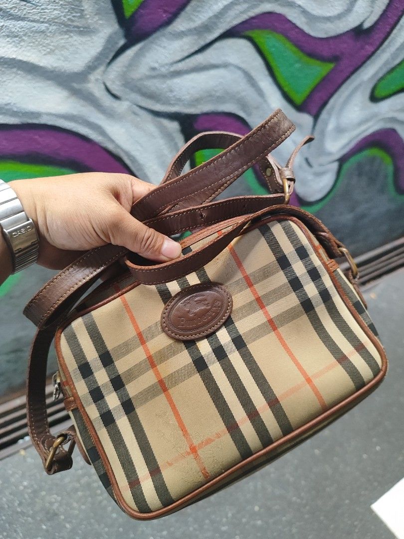 Burberry vintage hotsell crossbody bag