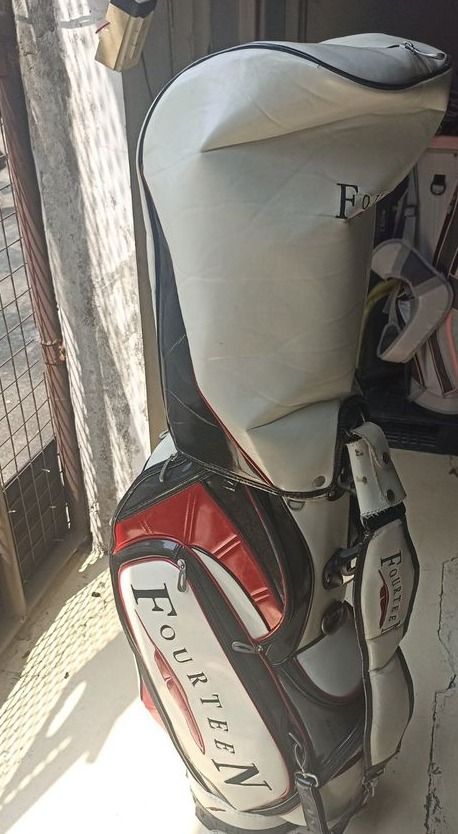 Callaway, PRGR, R11 Golf set (Category: Golf) located in Caloocan City. Submitted by hawkhawker02358 (Listing ID 1282218556, Image 2). Description: Set Price: 16,500 Location: Embo Free bag if sold as set if not: -Driver R-11 Taylor made (6000) - Callaway Big bertha hawk eye Woods 3-5-7-and rescue (5000) -PRGR TRX 910 irons graphite shaft (8PCS) 4-5-6-7-8-9-P-A (7500).