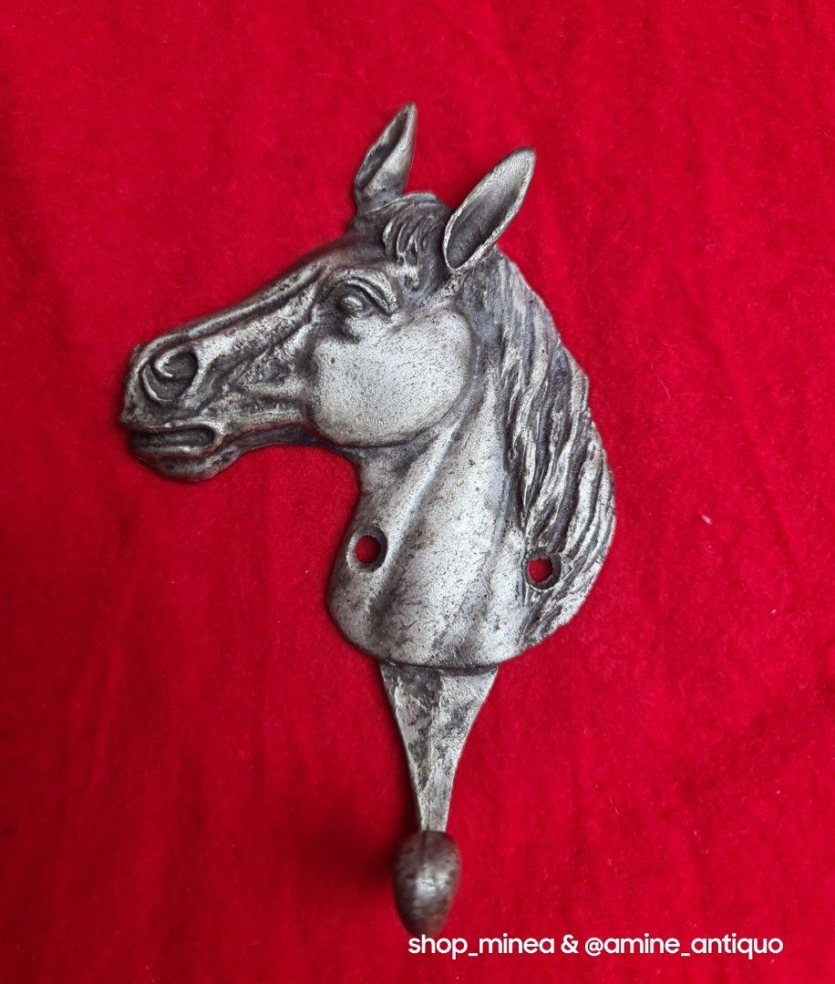 Cast Iron HORSE HEAD Coat Hooks Hat Hook Towel Rack Western Cowboy decor  280, Hobbies & Toys, Memorabilia & Collectibles, Vintage Collectibles on  Carousell