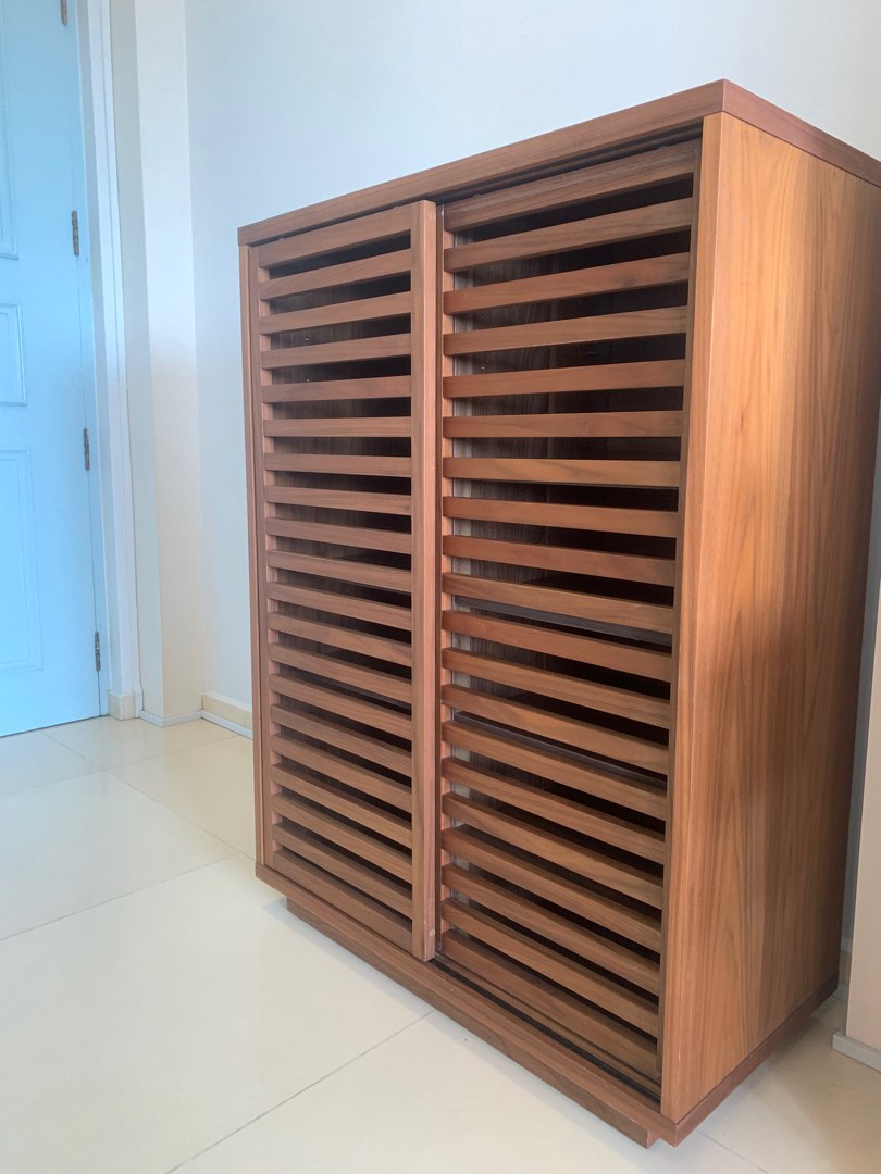 Castlery top shoe cabinet
