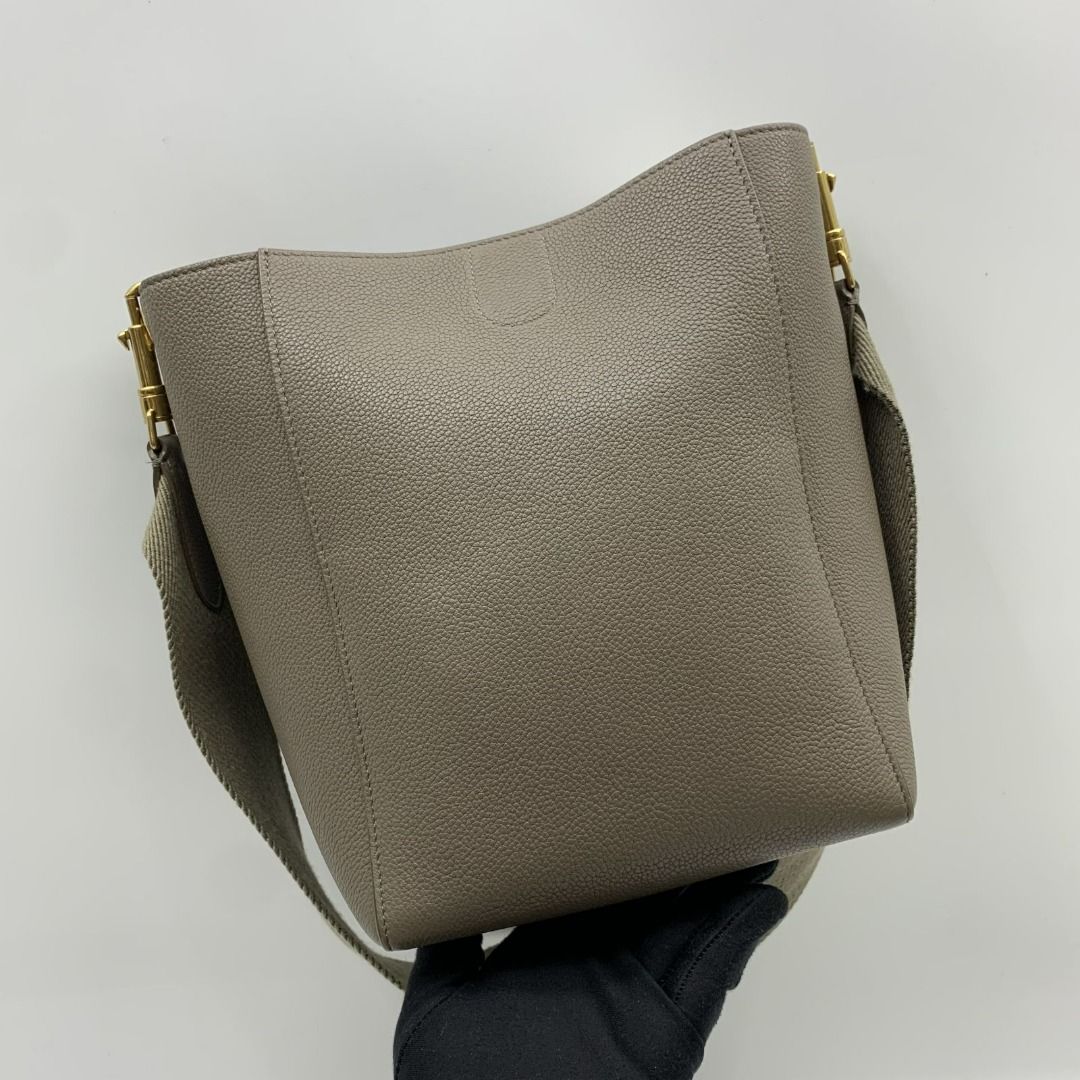Celine sangle medium store grey