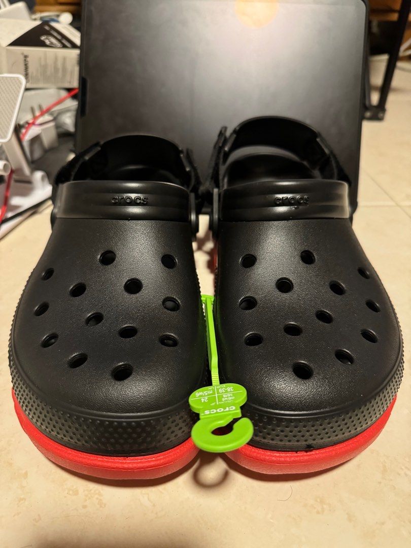 Crocs jurong vintage point