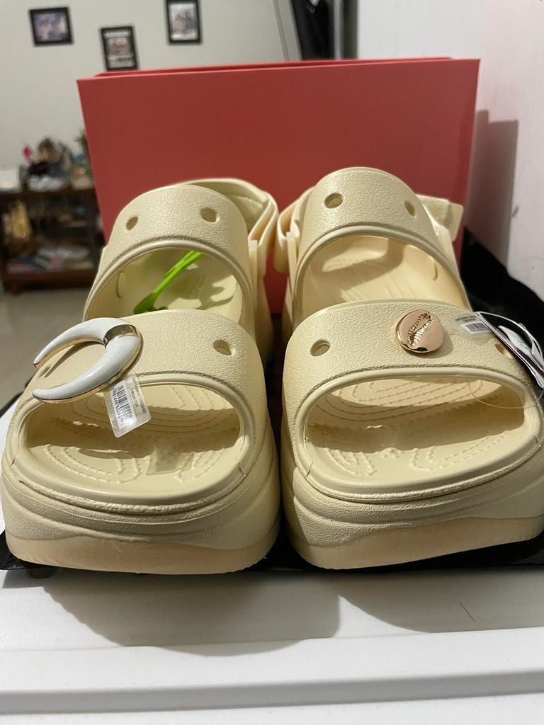 Crocs Hiker Xscape Sandal Fesyen Wanita Sepatu di Carousell