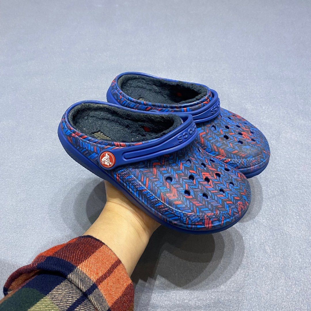 Crocs hotsell kids 10