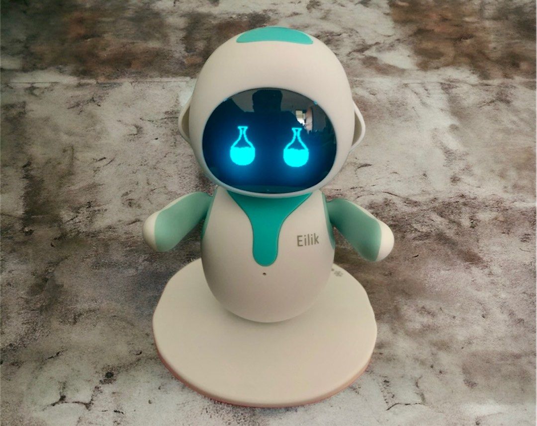 Eilik Robot Review - AI Robot Toy 