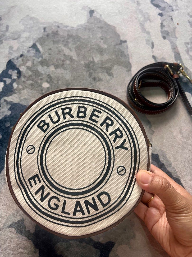 Burberry outlet round bag