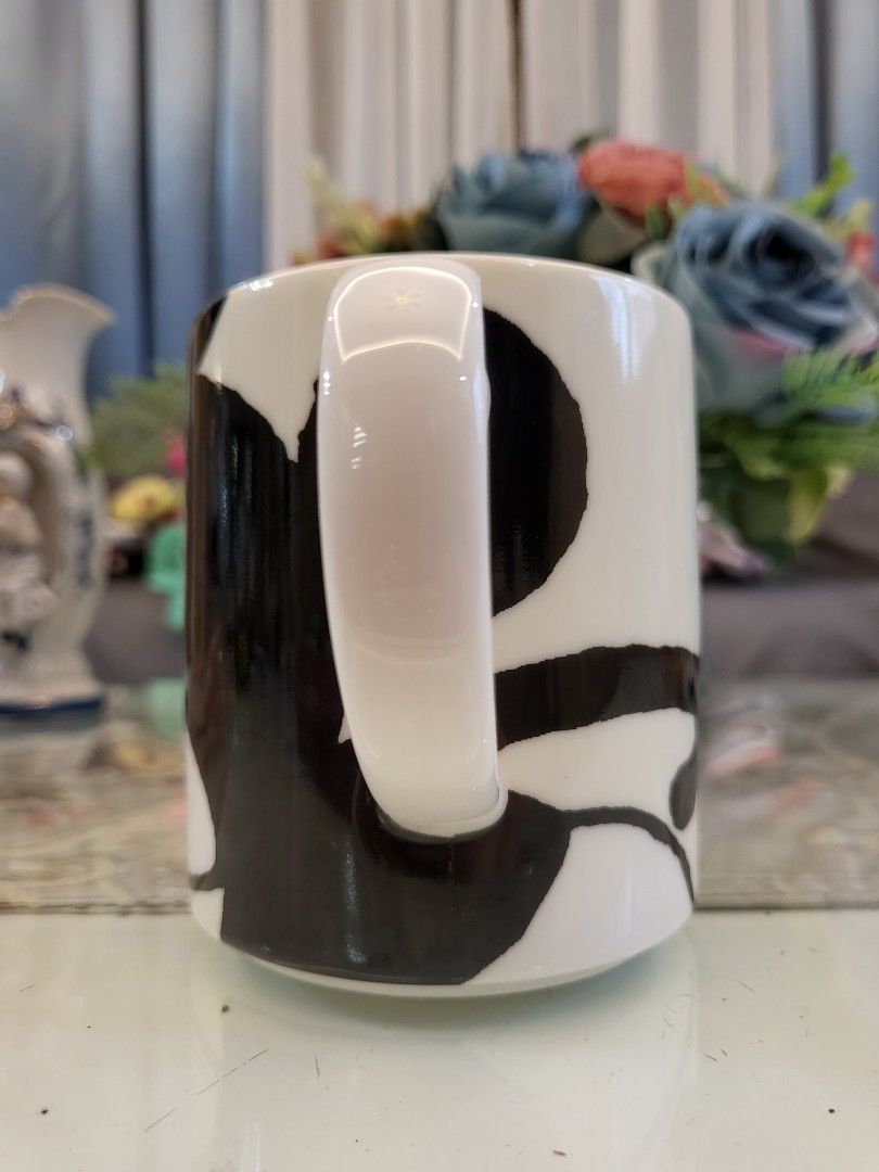 Disney × Francfranc Mickey Mug (Category: Coffee & Tea Tableware) located in San Fernando. Submitted by jpmarketplace2023 (Listing ID 1282359353, Image 3). Description: -Disney × Francfranc Mickey mug for only PHP320 -Authentic from Japan.