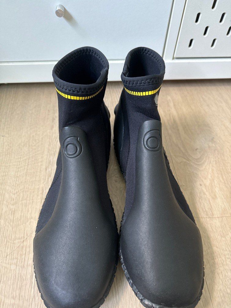 Wetsuit boots best sale decathlon