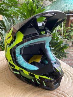FOX Trice Motorcycle Helmet