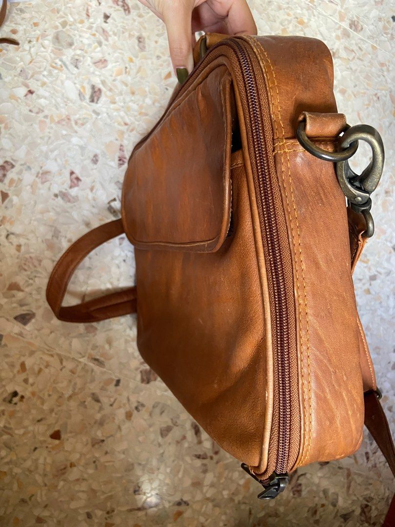 Piel leather sales messenger bag