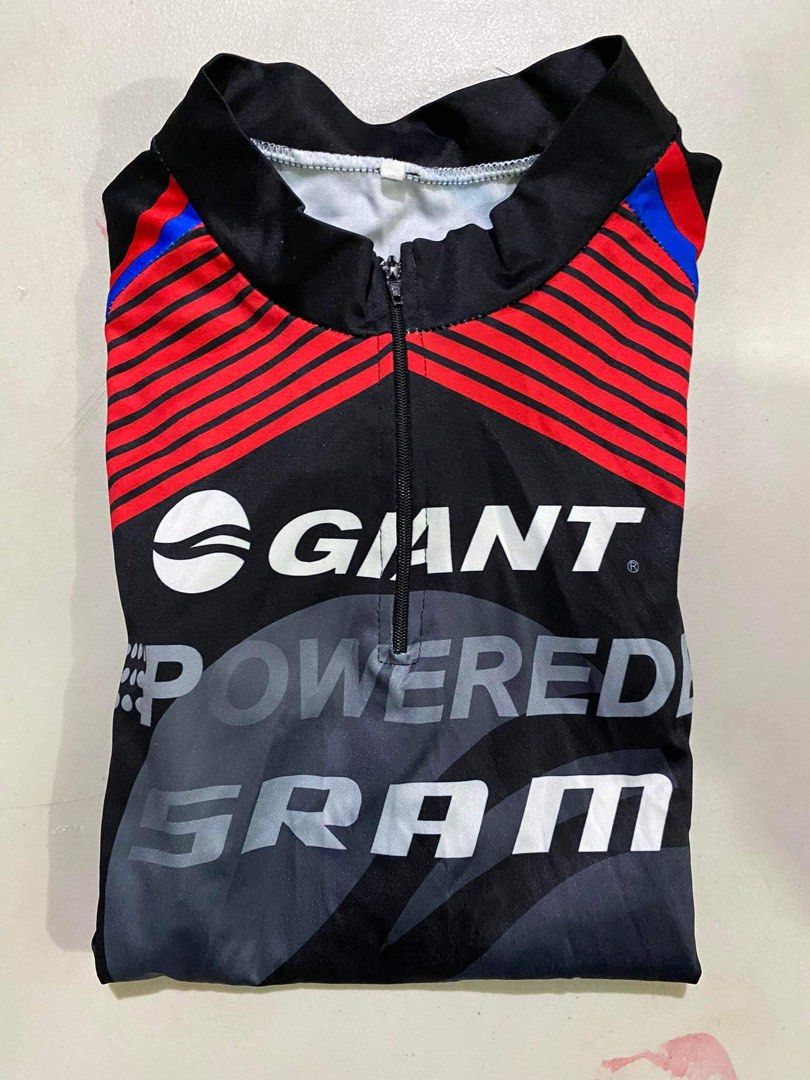 Giant Cycling Jersey Set w/ Free (Category: Activewear) located in Manila. Submitted by enndrelithe (Listing ID 1282333324, Image 3). Description: 2nd hand Giant Cycling Jersey Set - with free 3 cycling masks/scarf - last photo for reference: height 5’5 weight 67kg LOC: Tondo Manila MOP: Cash/Gcash MOD: pickup/lalamove.