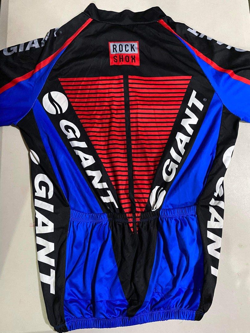 Giant Cycling Jersey Set w/ Free (Category: Activewear) located in Manila. Submitted by enndrelithe (Listing ID 1282333324, Image 2). Description: 2nd hand Giant Cycling Jersey Set - with free 3 cycling masks/scarf - last photo for reference: height 5’5 weight 67kg LOC: Tondo Manila MOP: Cash/Gcash MOD: pickup/lalamove.
