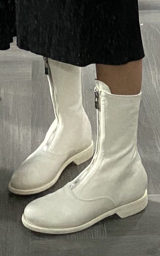Guidi deals 310 white