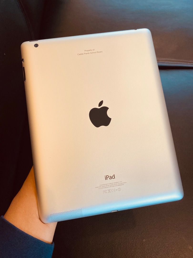 Ipad 4th Generation (Category: iPad) located in Kuala Lumpur. Submitted by rafiqprest36526 (Listing ID 1282239638, Image 3). Description: Ipad 4th generation Macam baru , semua cantik lagi dan boleh install apps macam biasa Nak jual untuk upgrade .