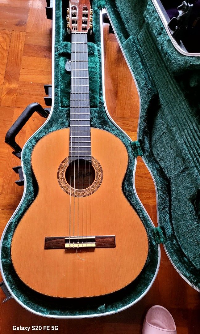 Jose ramirez top r1 classical guitar