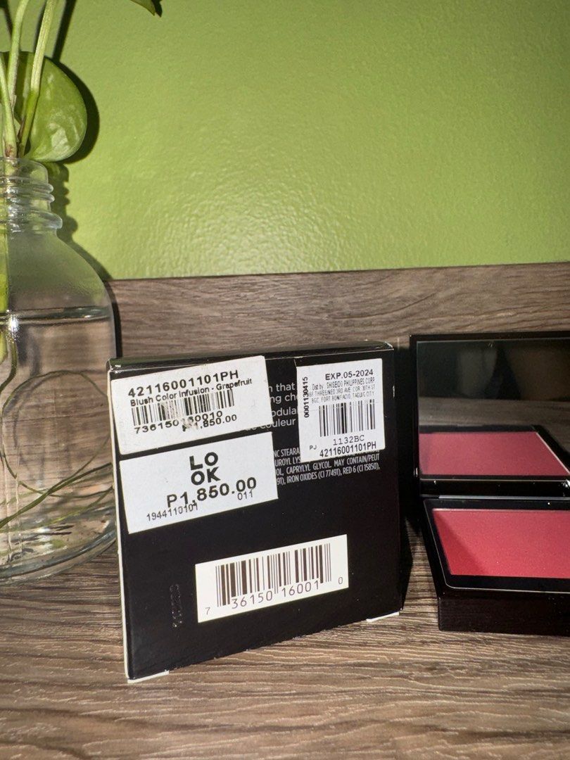 LAURA MERCIER - Powder Infusion (Category: Makeup) located in Quezon City. Submitted by unclutter_ (Listing ID 1282322120, Image 3). Description: Shade: Grapefuit 1 pc.