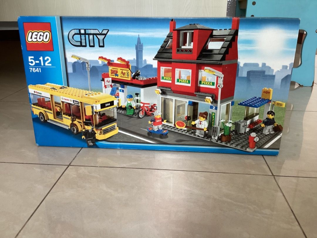 Lego sets the first one is an old set from 2009 second one is