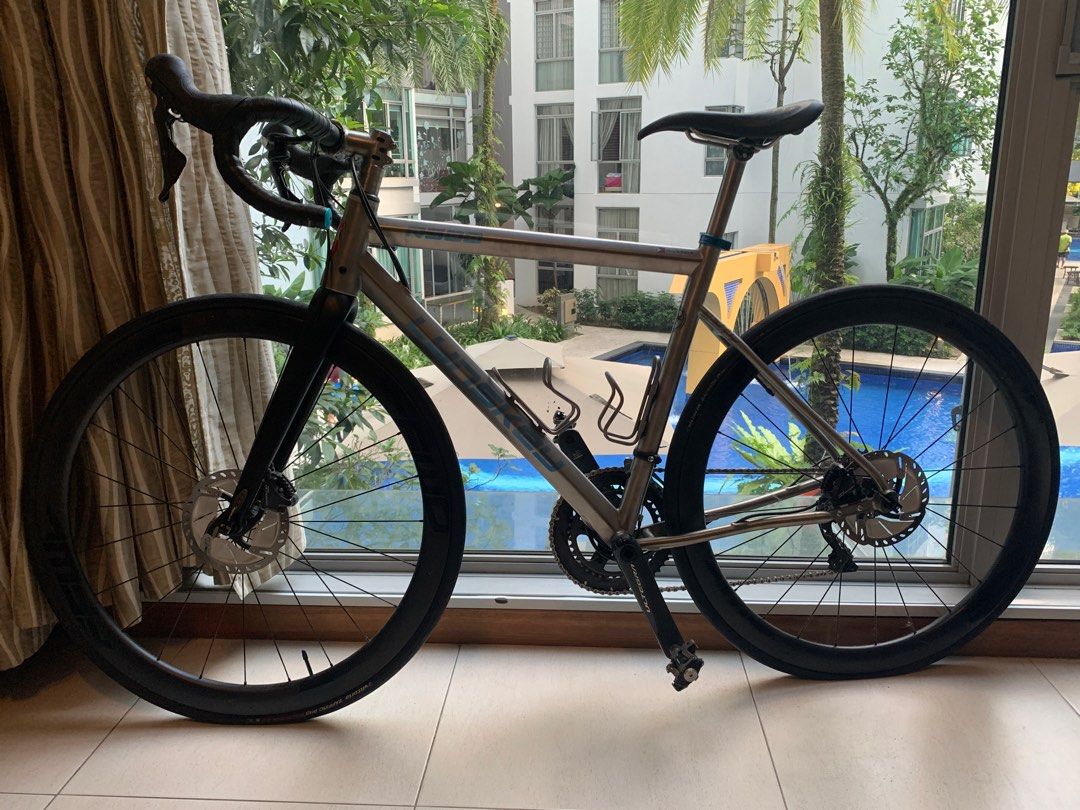 Lynskey R500 Titanium Road bike Sports Equipment Bicycles