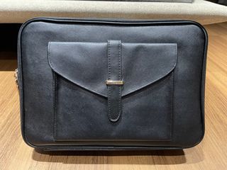 (Category: ) located in . Submitted by elsa_preloved (Listing ID 1282339493, Image 1). Description: .