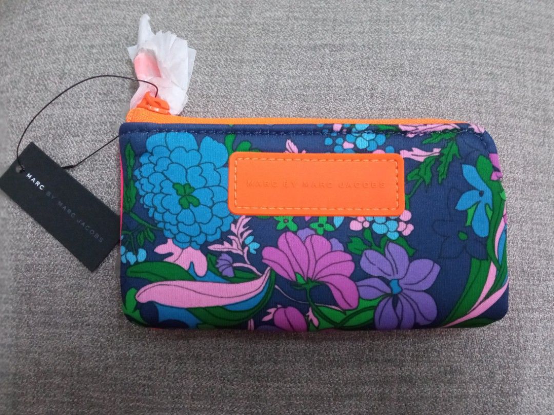 Marc Jacobs wristlet coin purse Women s Fashion Bags Wallets