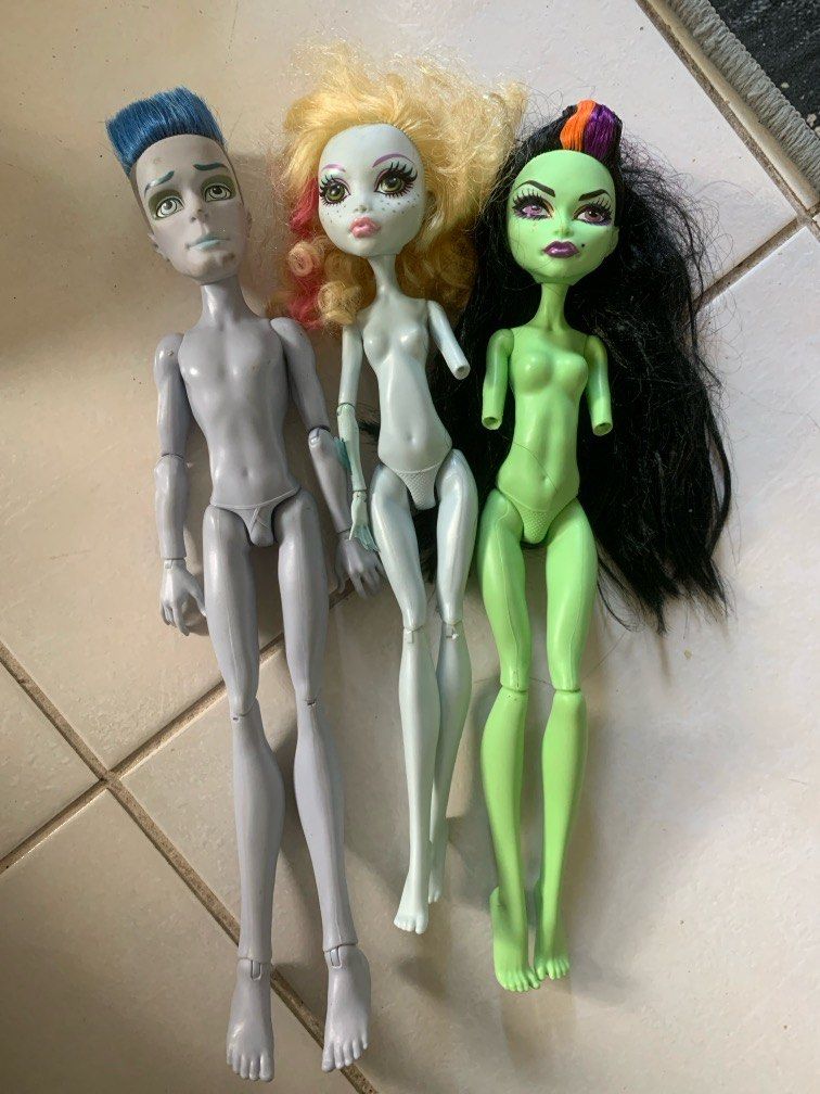 Monster high shop doll lot
