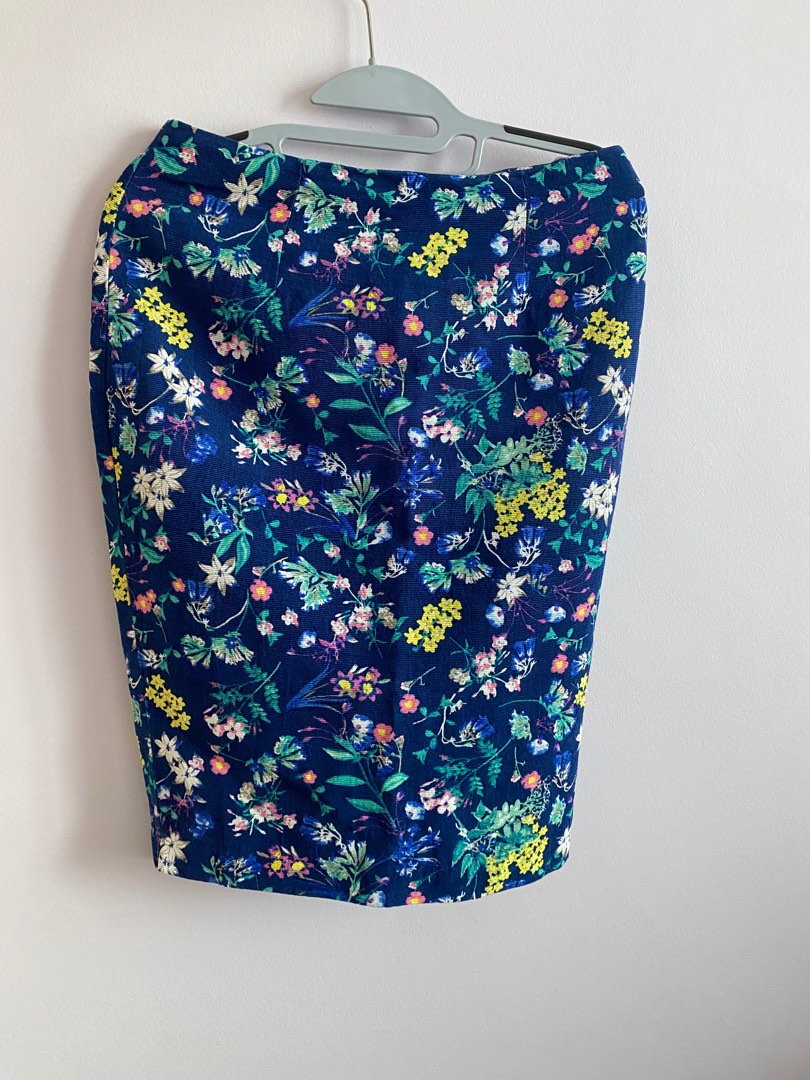 Blue floral skirt new look online