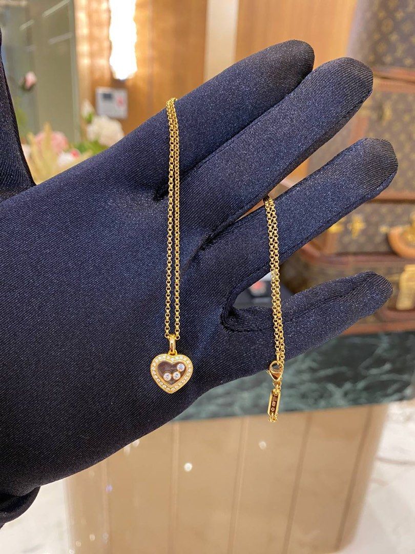 Chopard store gold necklace