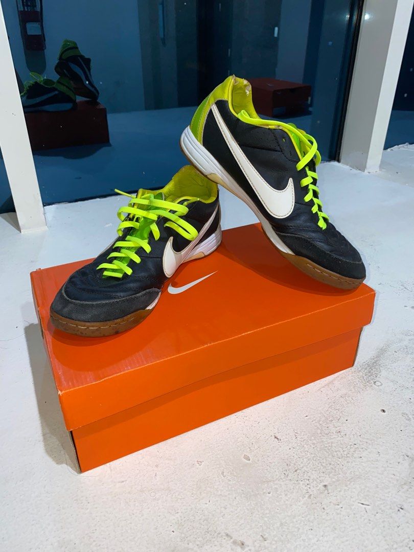 Nike tiempo mystic iv top