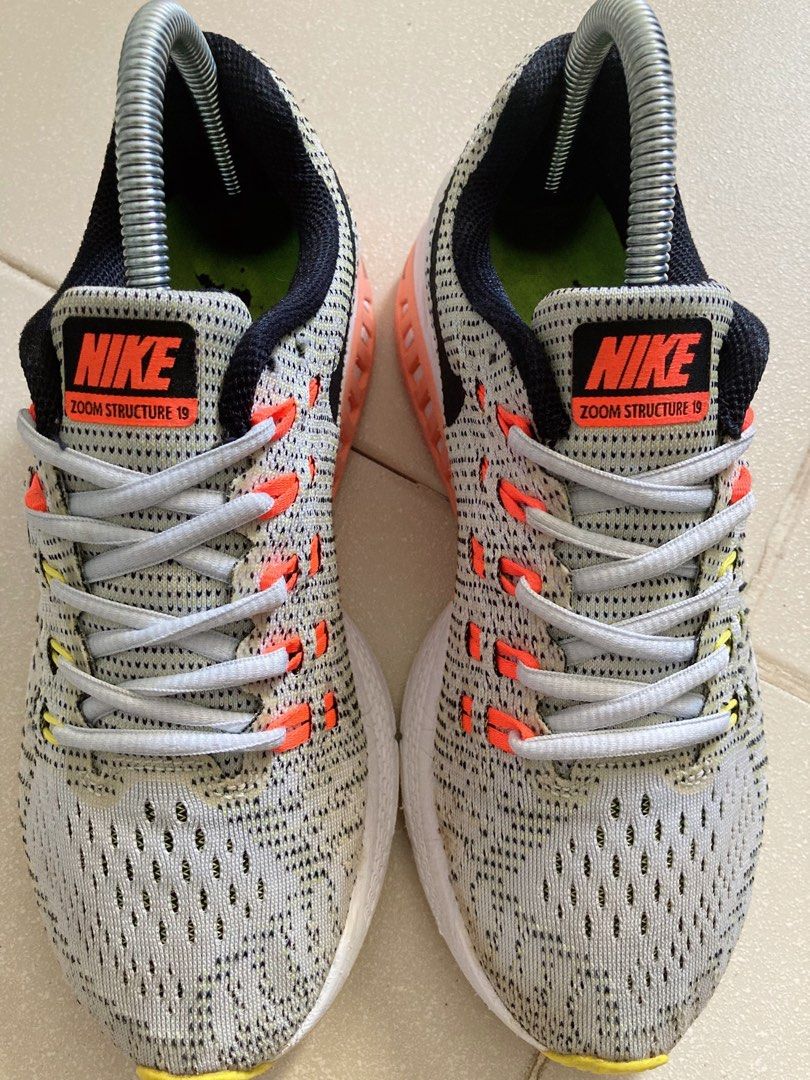 Nike women's size 7 in cm top