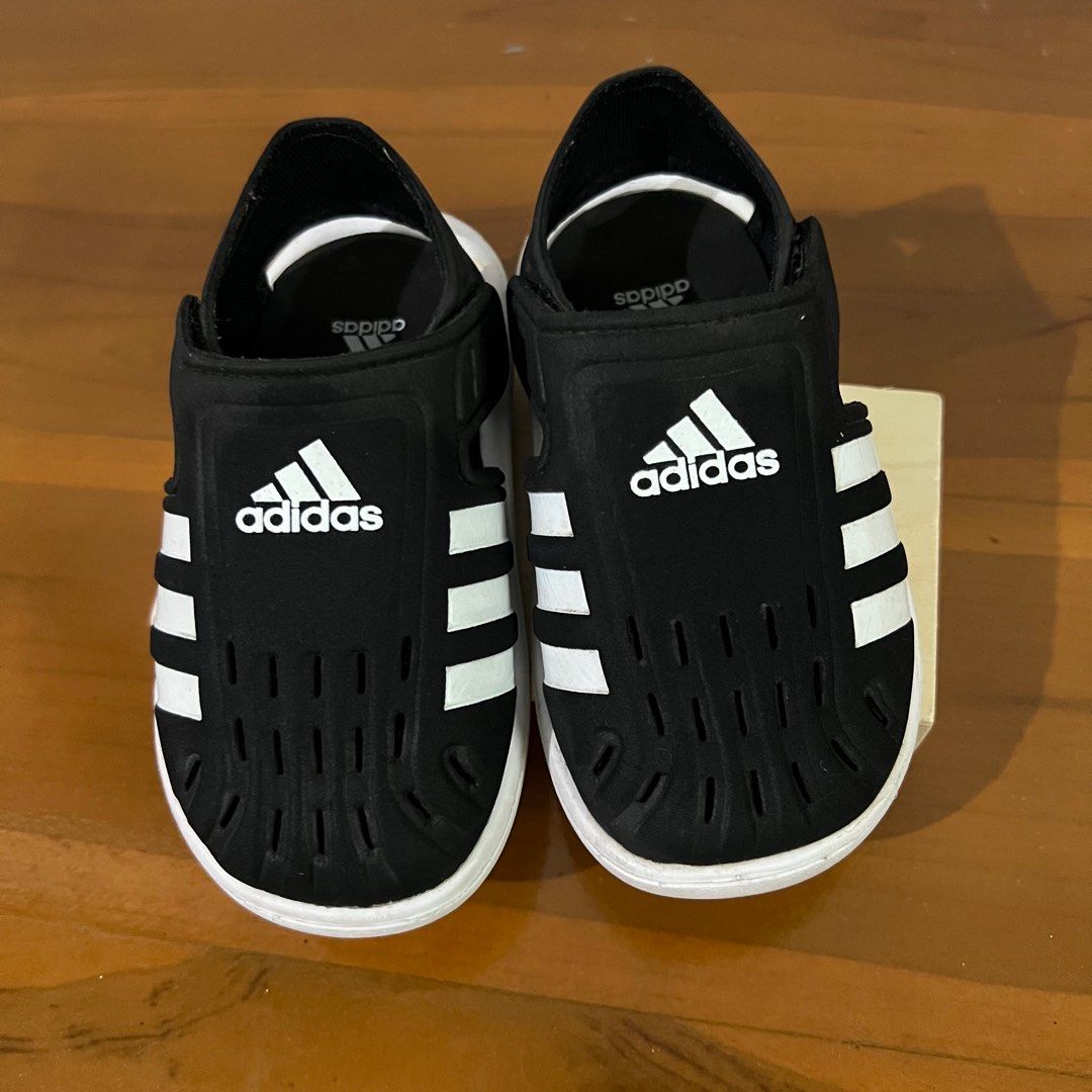 Old school adidas on sale sandals