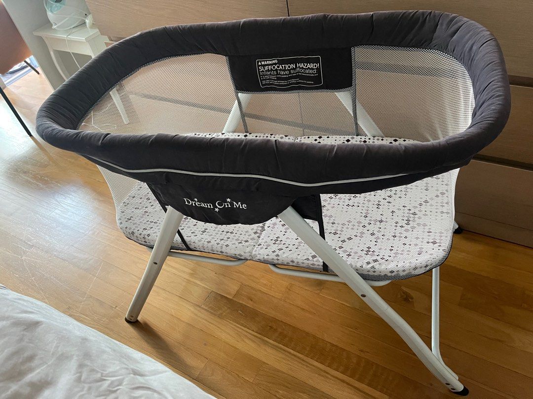 Dream on me traveler portable deals bassinet
