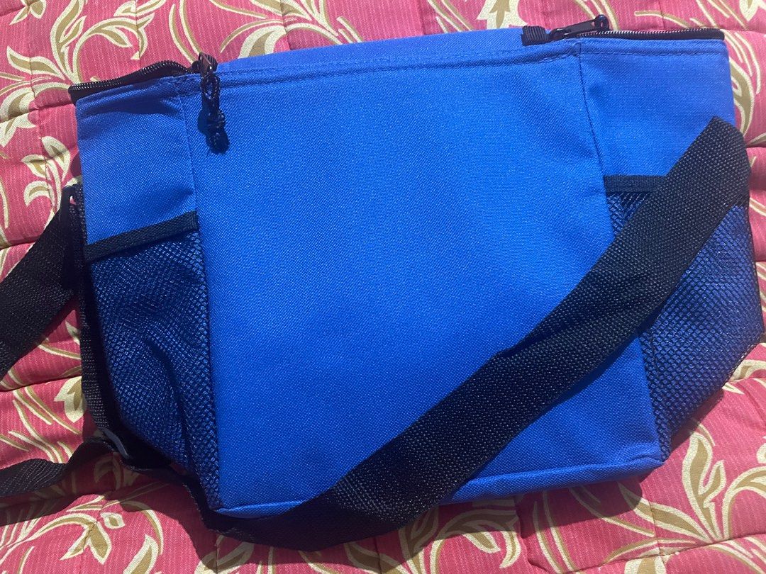 Portable Cooler Bag (Category: Food Organization & Storage) located in Quezon City. Submitted by melalog (Listing ID 1282281737, Image 2). Description: For sale is a portable cooler bag. Brand new never used. Selling for 400 plus shipping. Pm if interested.