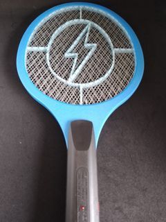 Rechargeable mosquito swatter